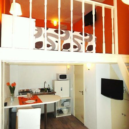Orange Suite Studio Амстердам Номер фото