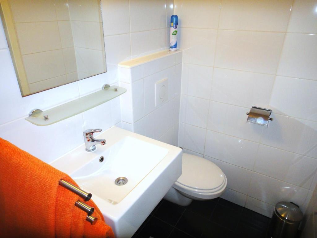 Orange Suite Studio Амстердам Номер фото