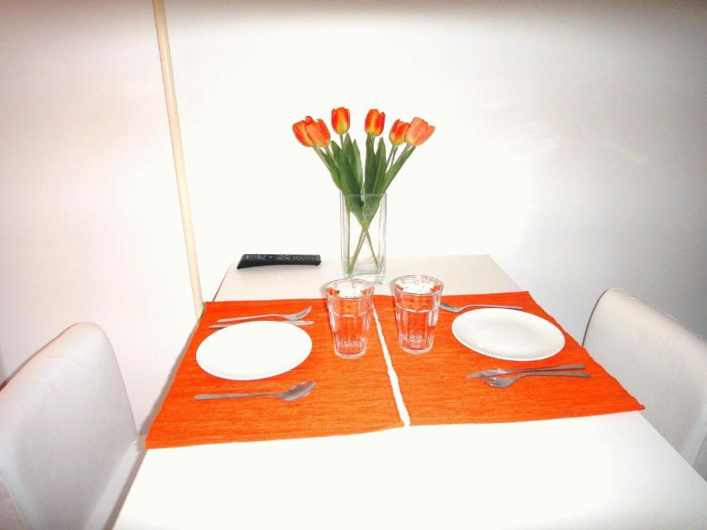Orange Suite Studio Амстердам Номер фото