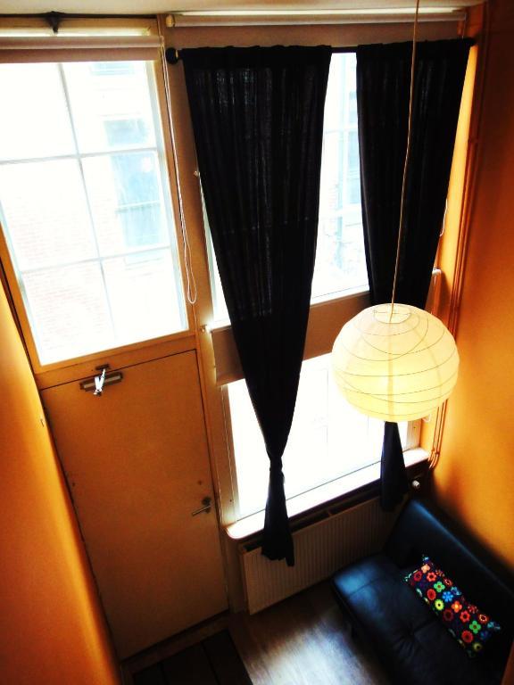 Orange Suite Studio Амстердам Номер фото